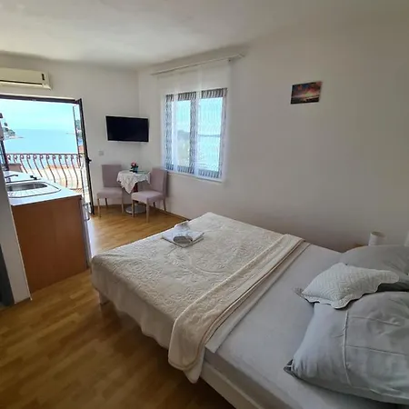 Апартаменти Gordana Хвар