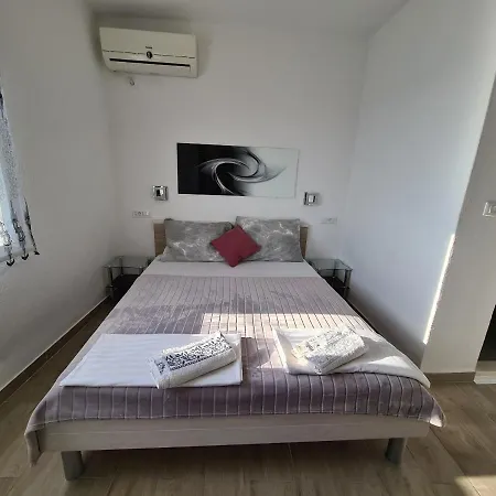 Gordana Апартаменти Хвар