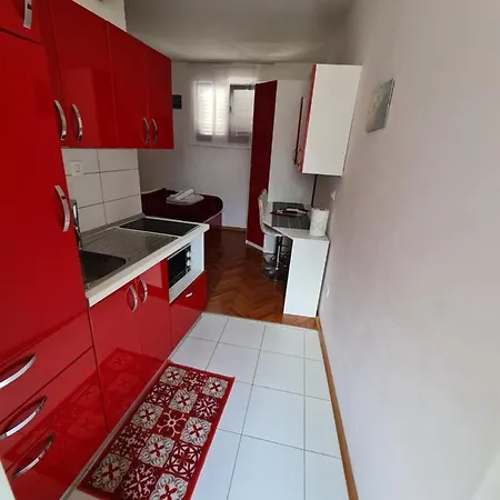 Апартаменти Gordana Хвар