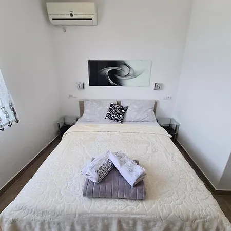 Gordana Апартаменти Хвар